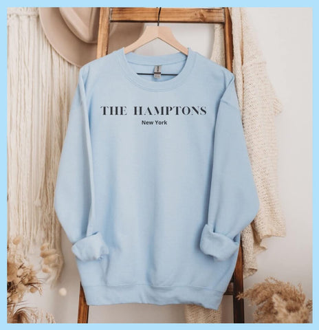 THE HAMPTONS CREWNECK LIGHT BLUE W NAVY TEXT